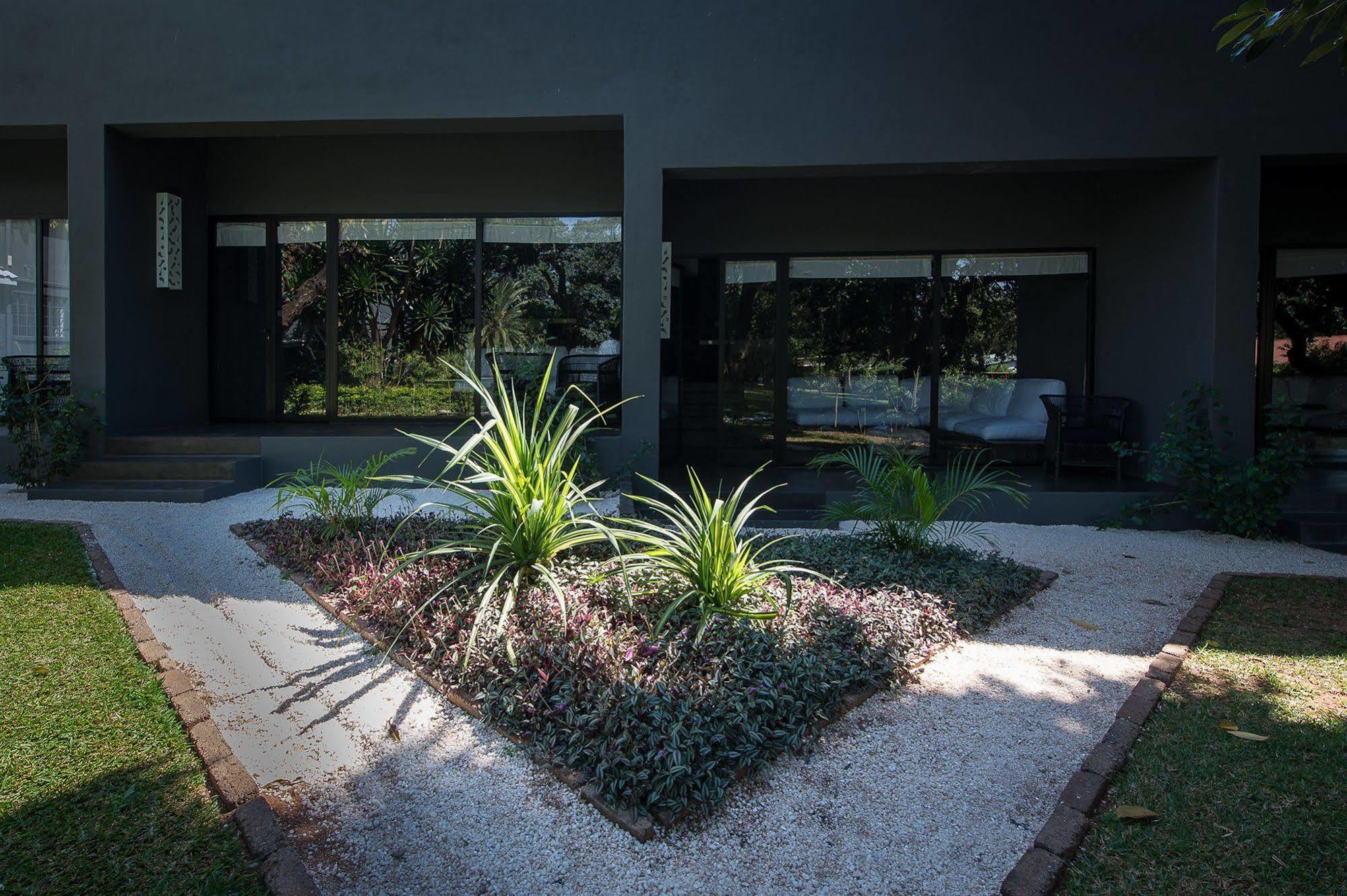 Latitude 13 Degrees Hotel Lilongwe Luaran gambar
